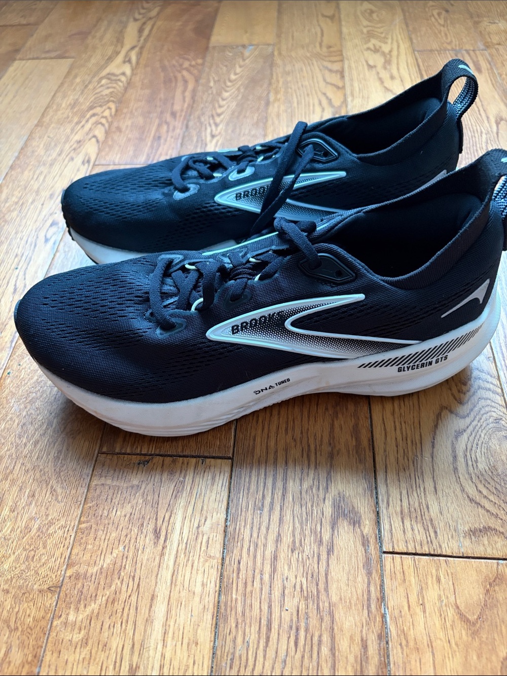 Brooks Black and White Glycerin GTS 22 Men's Running Shoes